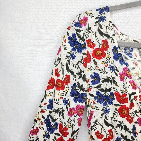 American Eagle Outfitters floral romper. Size Small. - Picture 9 of 10